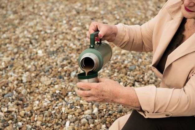 Планируйте полив в утренние или вечерние часы, когда температура ниже и солнечные лучи не столь интенсивны. Это позволит снизить испарение и сделает воду более доступной для растений.