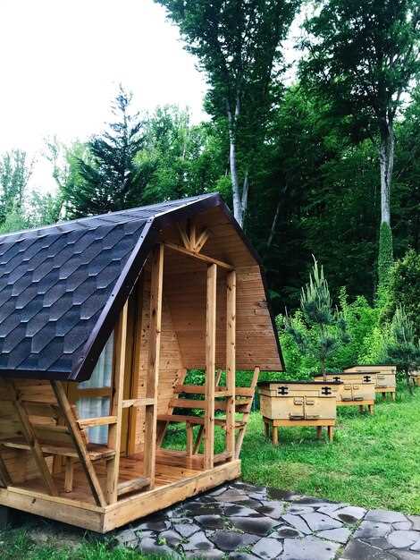 Долговечность является еще одним важным аспектом. При правильной обработке и уходе, конструкция будет служить десятилетиями, что делает такой выбор экономически целесообразным.