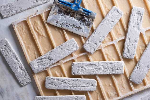 Кроме того, легкость конструкции позволяет существенно снизить нагрузку на фундамент. Это существенно упрощает проектирование и может снизить общую стоимость строительства. Облегченный вариант сокращает и время для возведения здания.