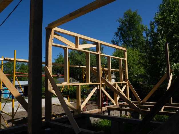 Пошаговая сборка: каркас, кровля, пол и отделка с учётом защиты от влаги