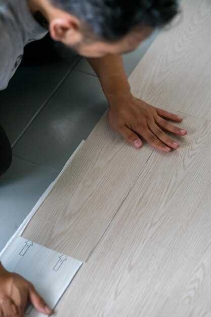 Для покрытия из древесины или аналогичных материалов соблюдайте температурно-влажностный режим. Дайте материалу акклиматизироваться в помещении не менее 48 часов перед установкой. Это поможет избежать последующего «игрения» или щелей.