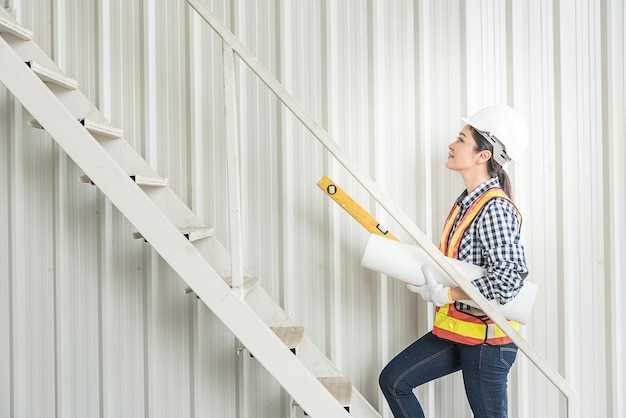 Дополнительные аксессуары для лестниц: Удобство и безопасность в процессе ремонта