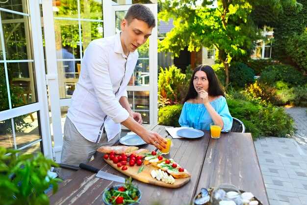 Установите undefinedстационарную модульную зону для готовки</strong> на открытом воздухе: столешница высотой <strong>90 см</strong>, глубина 60 см, отдельный отдел под раковину и ниша под <strong>газовую или электрическую плиту</strong>.»></p>
<p>Пол и отделка поверхности должны быть <strong>влагостойкими</strong>: в качестве материалов – гранит, нержавеющая сталь или керамогранит; толщина покрытия 70–100 мм; уклон пола 2–3 мм к дренажу.</p>
<p><img decoding=