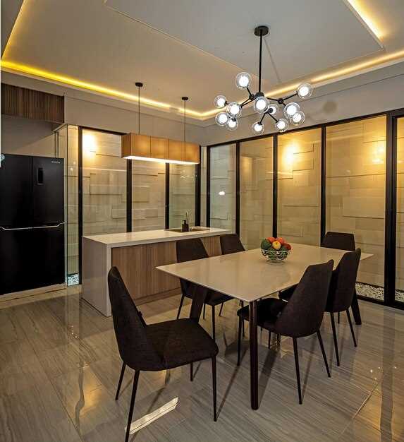 Важно обратить внимание на интеграцию световых элементов. Распределение встраиваемых и настенных источников в разных выключателях позволяет избежать беспорядка и упрощает использование пространства. К примеру, мультизонные системы помогут управлять освещением в отдельных частях дома по всемирной сети.