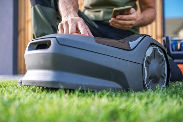 Размещайте элементы порознь, между ними оставляйте не менее 5 см свободного пространства; не кладите металлические или острые предметы на поверхность батарей. Используйте негорючие лотки или коробки и регулярно проводите визуальную проверку: целостность корпуса, отсутствие деформаций, пузырьков и запаха гари. Хранение иначе требует замены элемента.