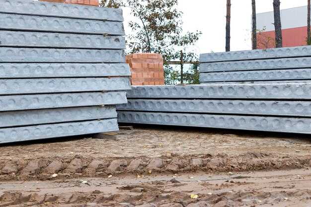 Рекомендуется применять данную конструкцию для строений на плотных и устойчивых грунтах. Она обеспечивает устойчивость и равномерное распределение нагрузки, что делает её идеальной для домов из кирпича, бетона или блоков.