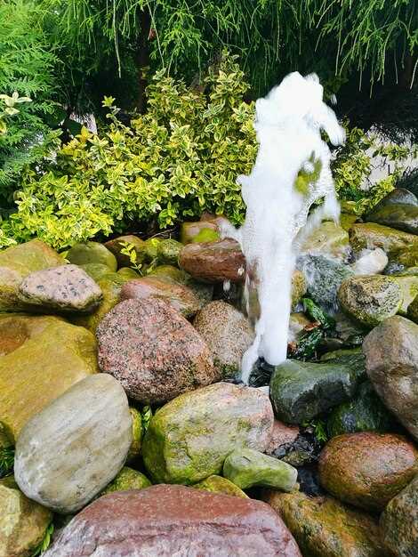 Рекомендую начать с установки влагозащищённого источника питания и автоматического отключения с током утечки не более undefined30 мА</strong>, а также выделить отдельную ветку питания для оборудования в влажной зоне. Это минимизирует риск поражения и упрощает обслуживание.»></p>
<h3>Гидроизоляция чаши и примыкания</h3>
<p><img decoding=